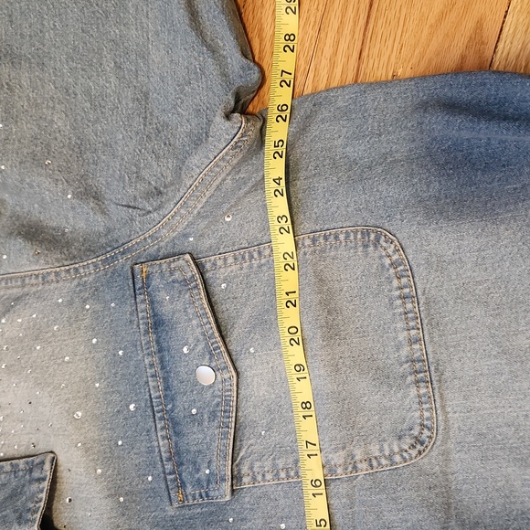 Universal Thread Light Blue Denim Jacket with Rhinestones Size XL Large Pockets - Picture 14 of 16